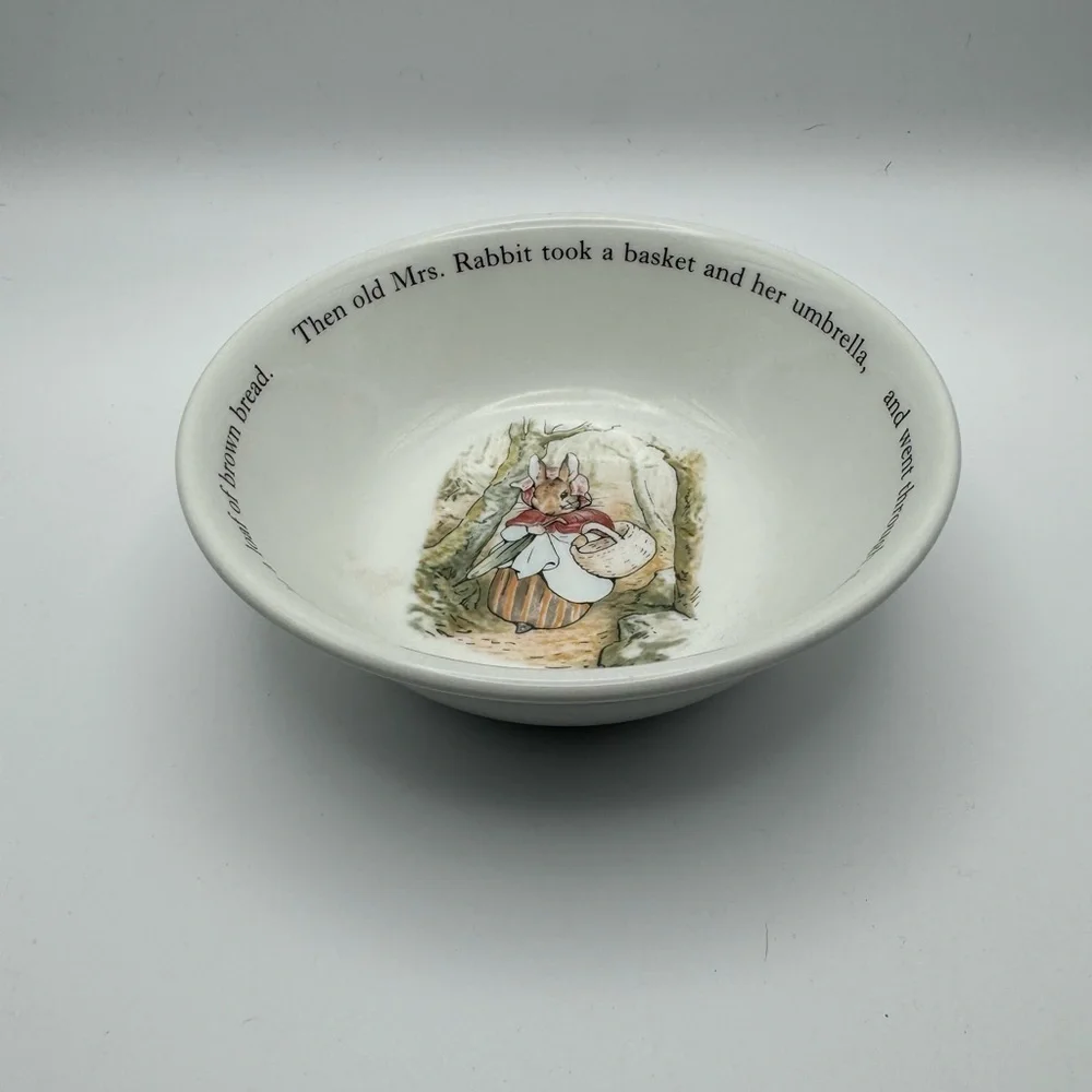 Vintage Beatrix Potter Mrs. Rabbit 6” Cereal Bowl Wedgwood England Nursery Decor
